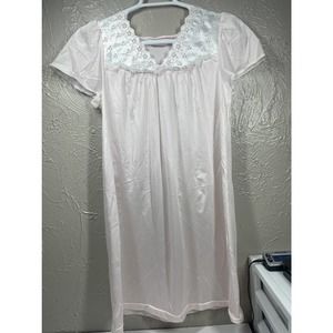 Lady Manhattan pink satin‎ nightgown nightie white eyelet